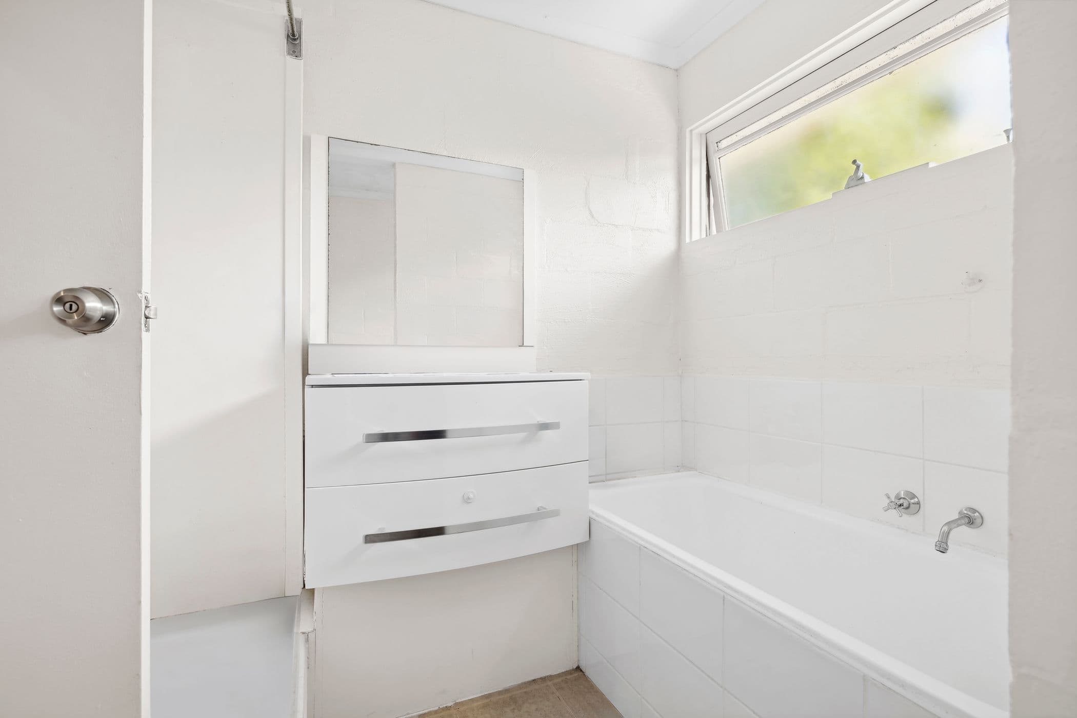 4 Russell Avenue, Woodend VIC 3442, Woodend - Thumbnail 5