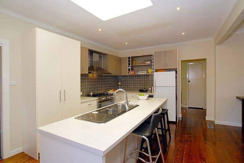 19 Victoria Avenue, MITCHAM VIC 3132, Mitcham - Thumbnail 2