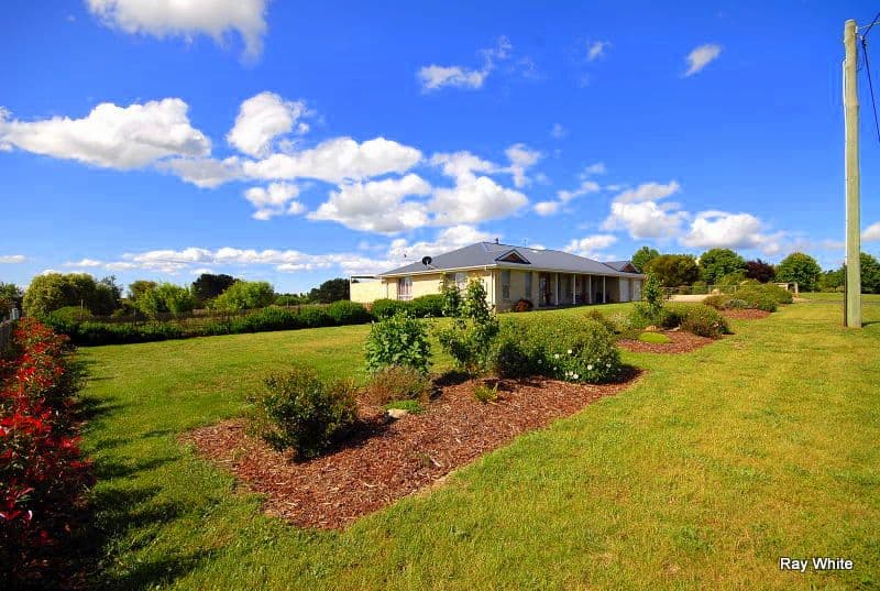 4 Llewellyn Drive, Braidwood - Image 1