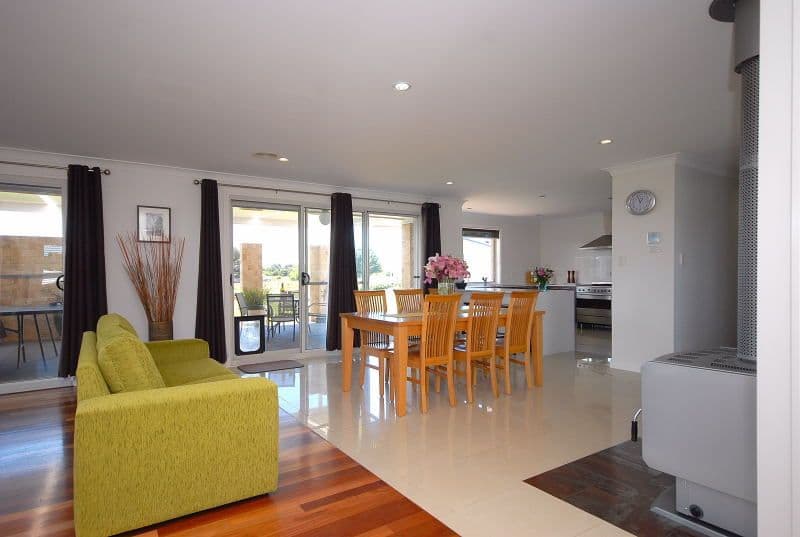4 Llewellyn Drive, Braidwood - Thumbnail 2