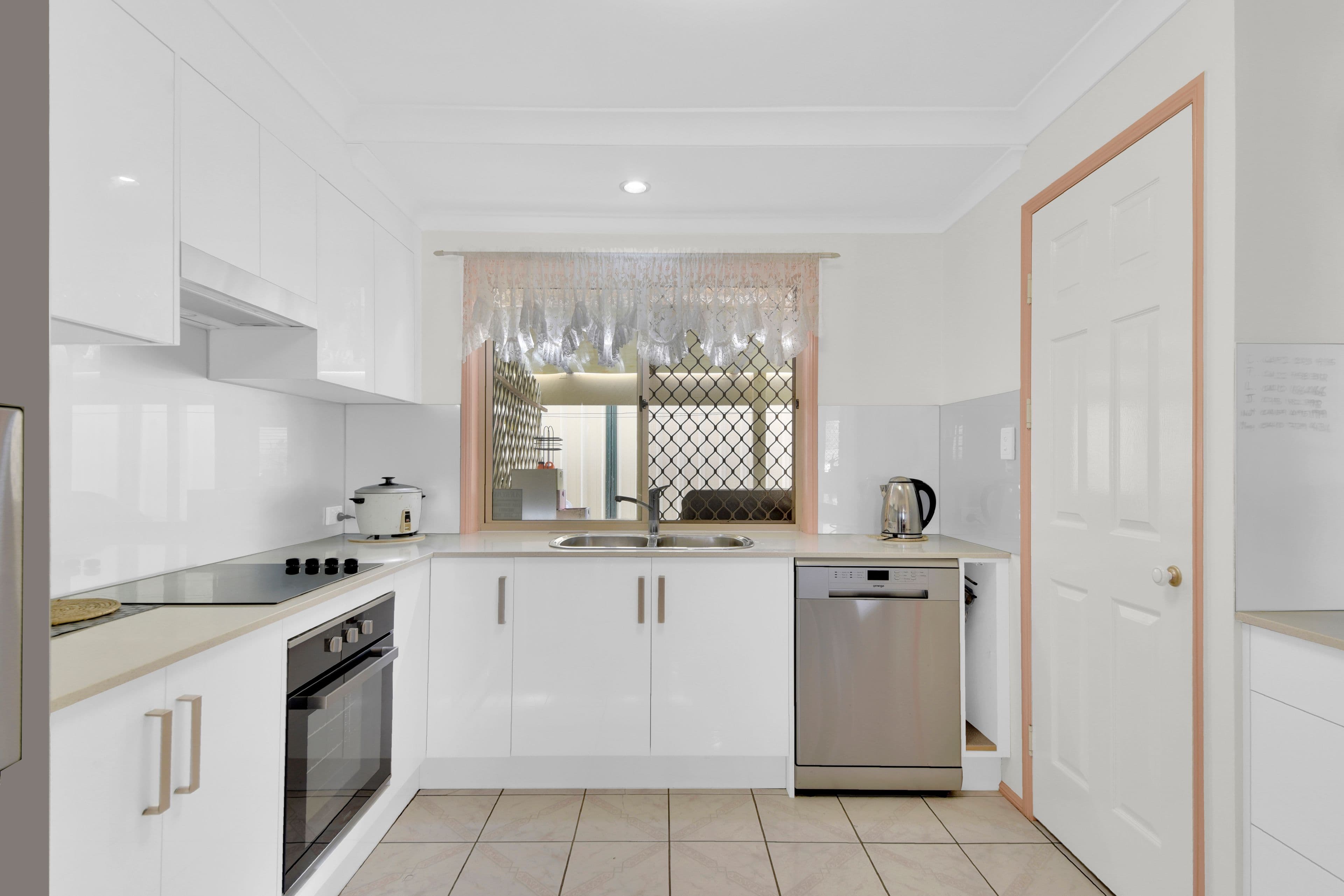 6 Caruso Place, Bracken Ridge QLD 4017, Bracken Ridge - Thumbnail 3