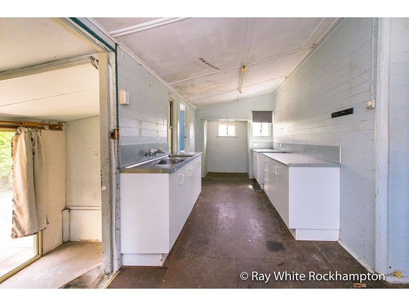 295 Dean Street, Berserker QLD 4701, Berserker - Thumbnail 2