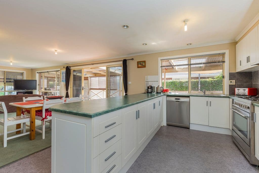 48 Rebecca Drive, Leopold VIC 3224, Leopold - Thumbnail 2