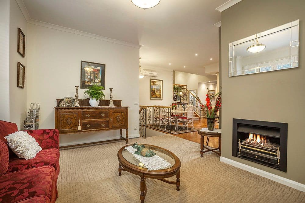 2A Saxon Street, Doncaster VIC 3108, Doncaster - Thumbnail 2