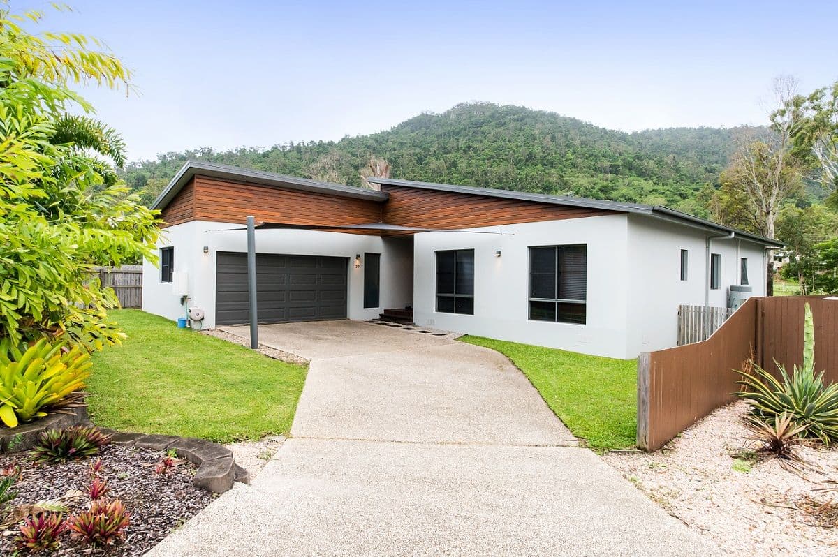 10 Jonquill Court, CANNONVALE QLD 4802, Cannonvale - Thumbnail 2