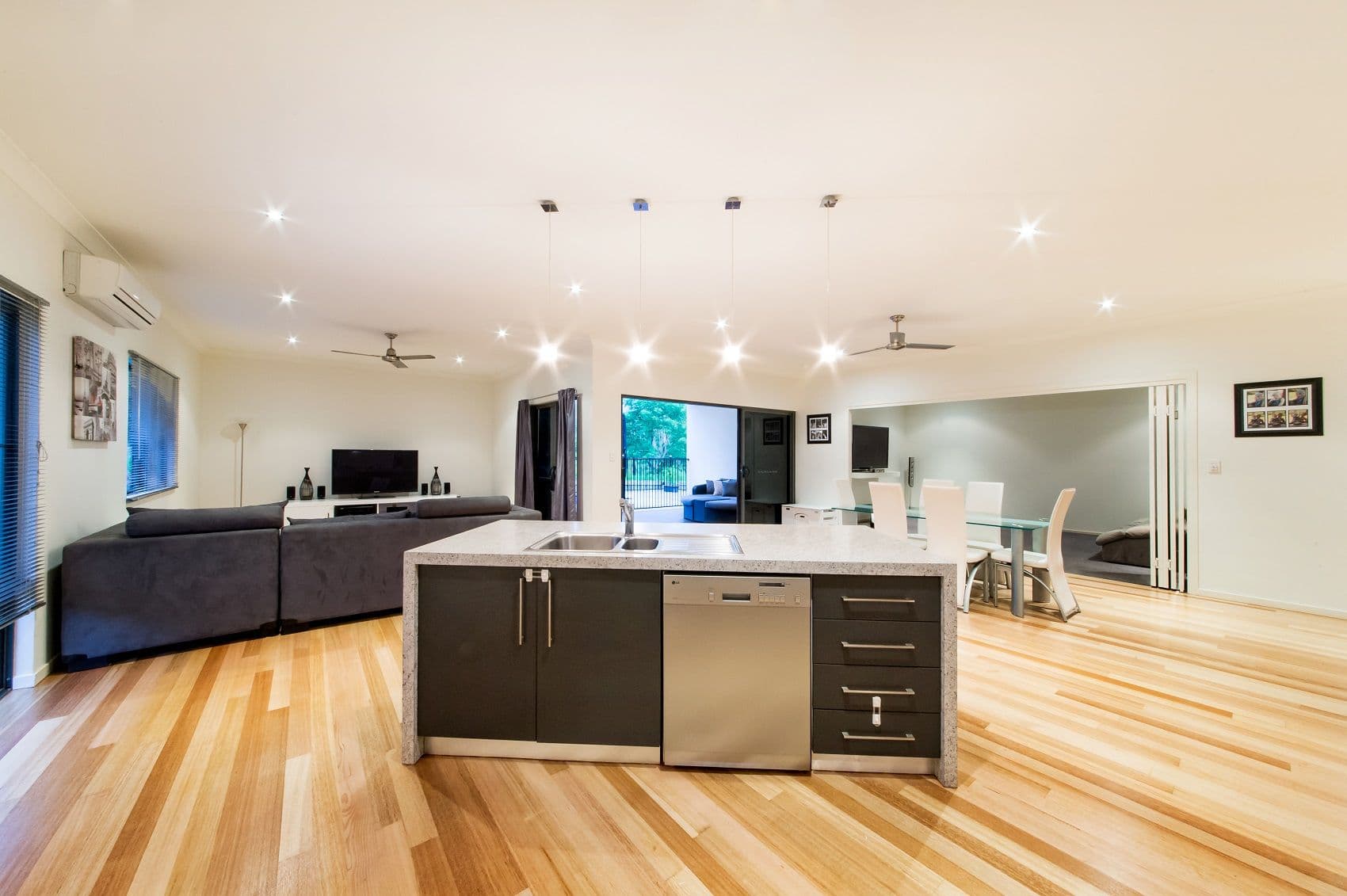 10 Jonquill Court, CANNONVALE QLD 4802, Cannonvale - Thumbnail 3