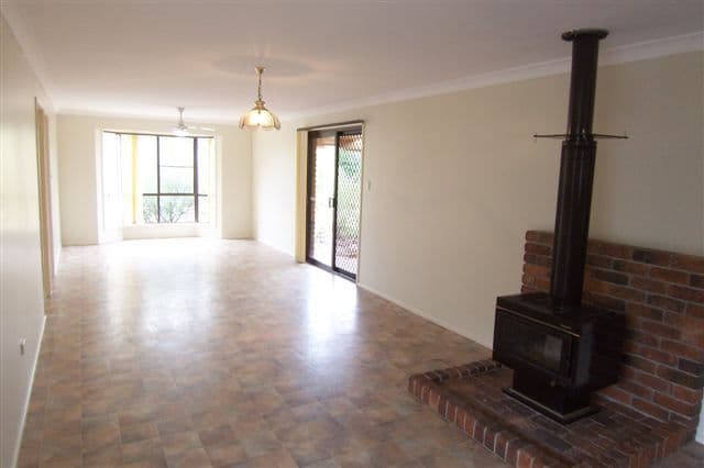 8 Fiona Street, KINGSTHORPE QLD 4400, Kingsthorpe - Thumbnail 2