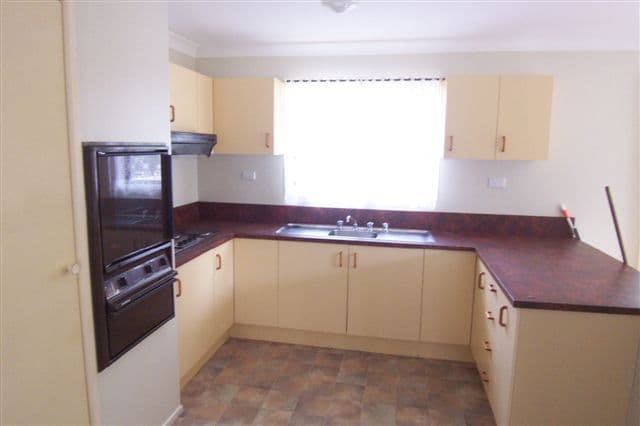 8 Fiona Street, KINGSTHORPE QLD 4400, Kingsthorpe - Thumbnail 3