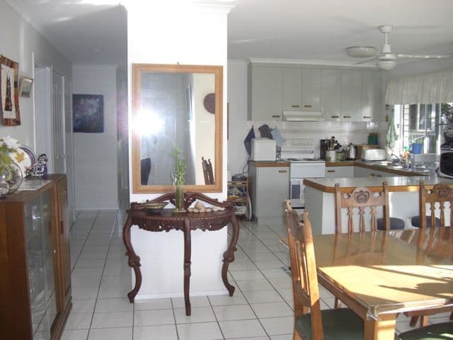 5 Dundee Court, BEACONSFIELD QLD 4740, Beaconsfield - Thumbnail 5