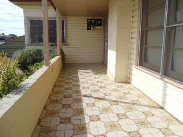 525 Uranium Street, BROKEN HILL NSW 2880, Broken Hill - Thumbnail 2