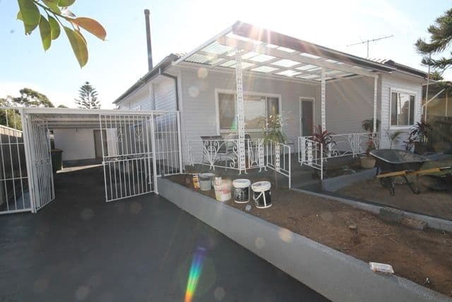 74 Goodacre Avenue, Fairfield West - Thumbnail 2