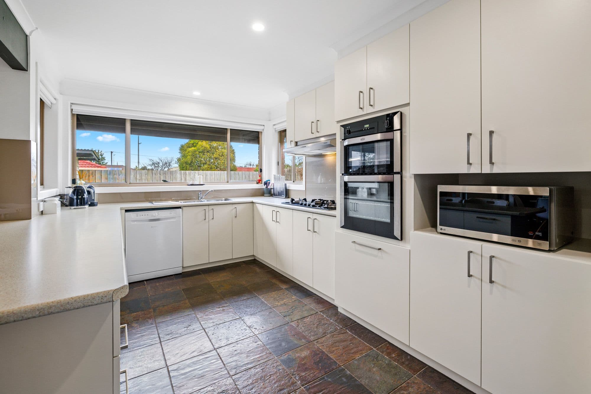 4 Grace Close, Wyndham Vale VIC 3024, Wyndham Vale - Thumbnail 6