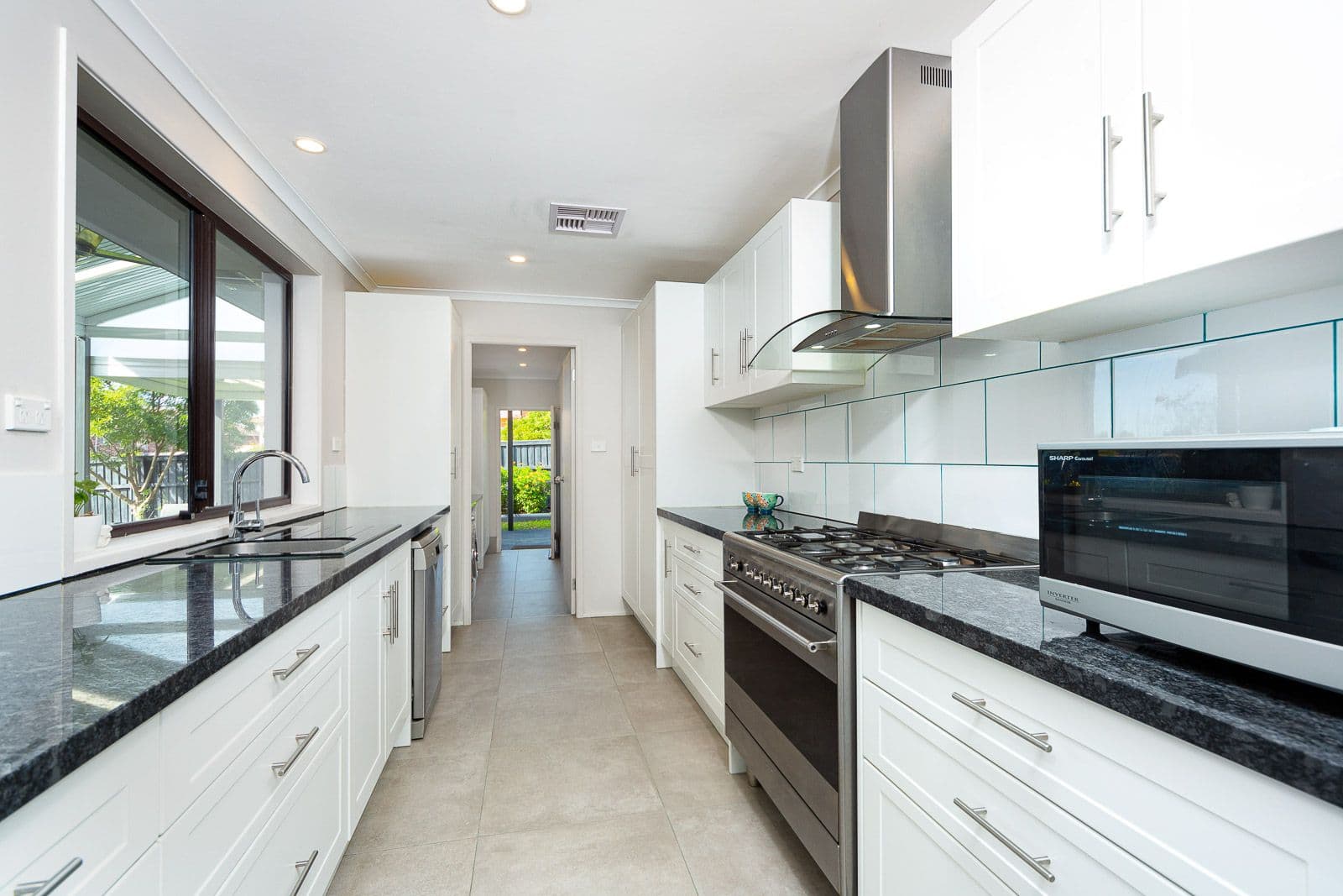 9 Beaumaris Avenue, Castle Hill NSW 2154, Castle Hill - Thumbnail 3