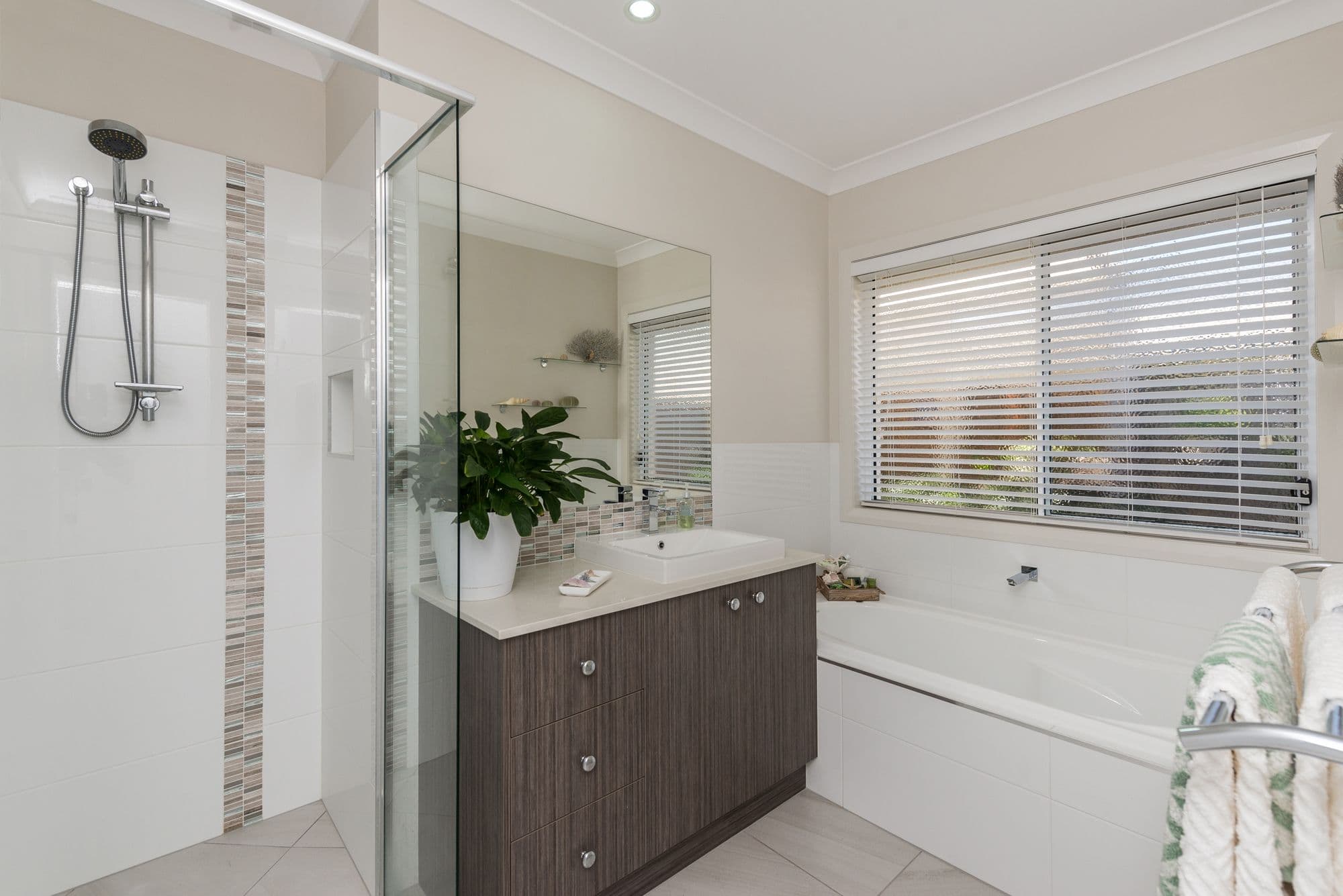 22 Gullwing Drive, Upper Coomera QLD 4209, Upper Coomera - Thumbnail 8