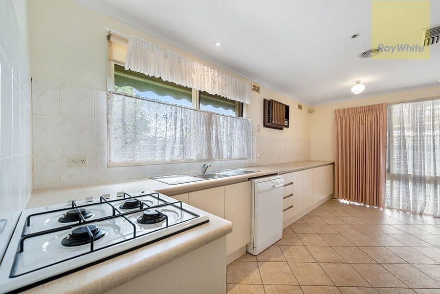 11 Brampton Close, Craigieburn VIC 3064, Craigieburn - Thumbnail 4