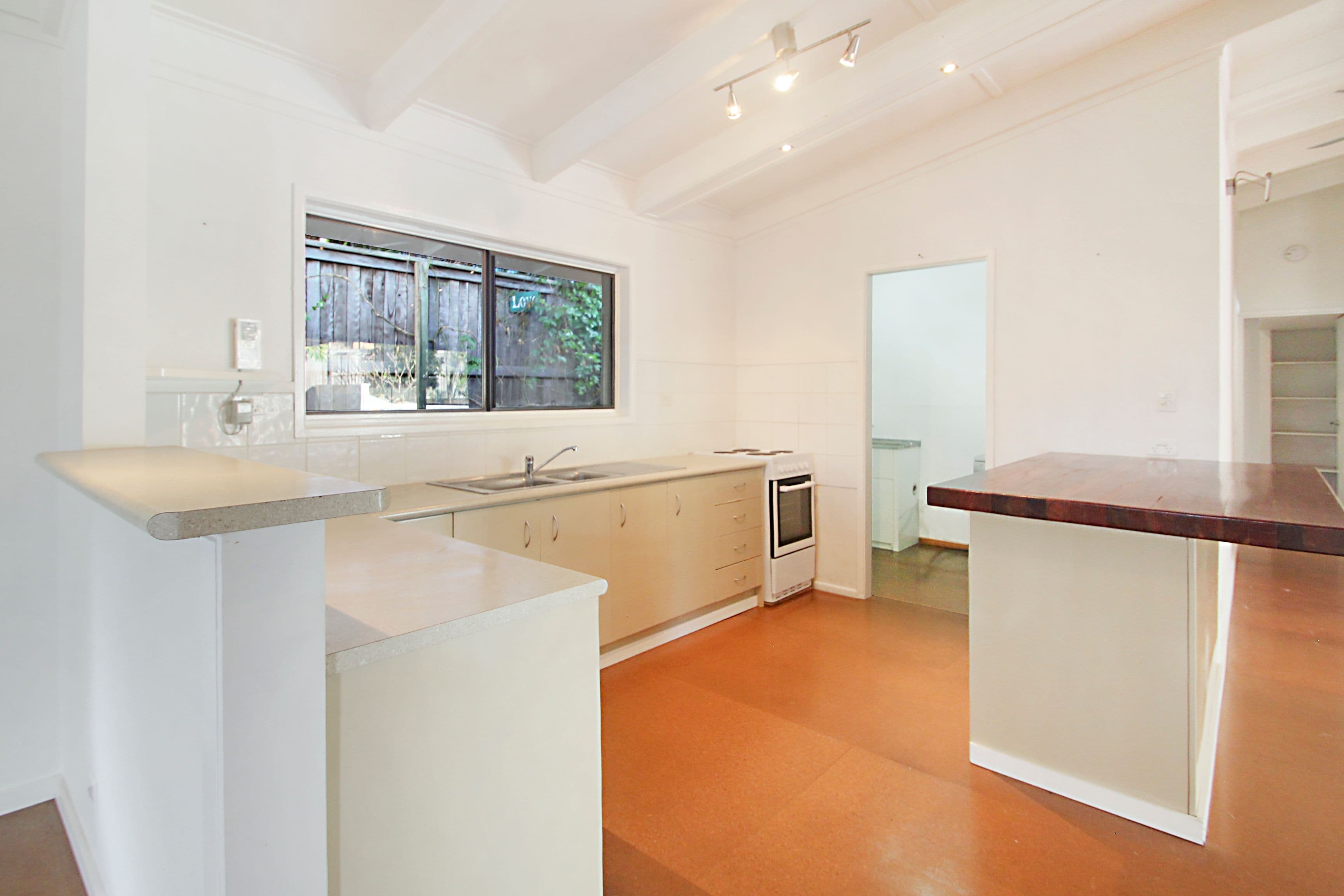 10 Dayspring Street, Sunrise Beach QLD 4567, Sunrise Beach - Thumbnail 5