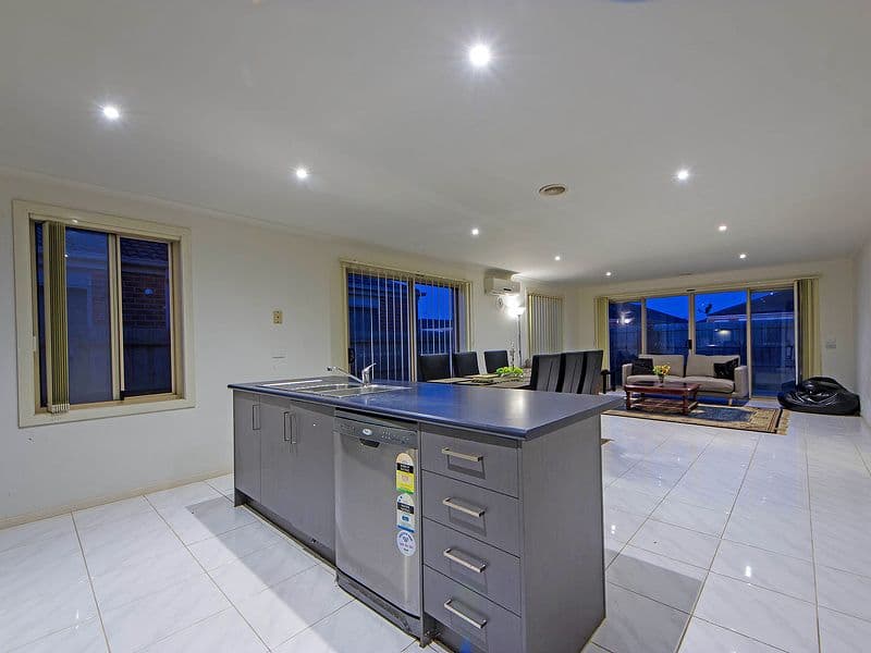 6 Galeff Avenue, Truganina VIC 3029, Truganina - Thumbnail 3