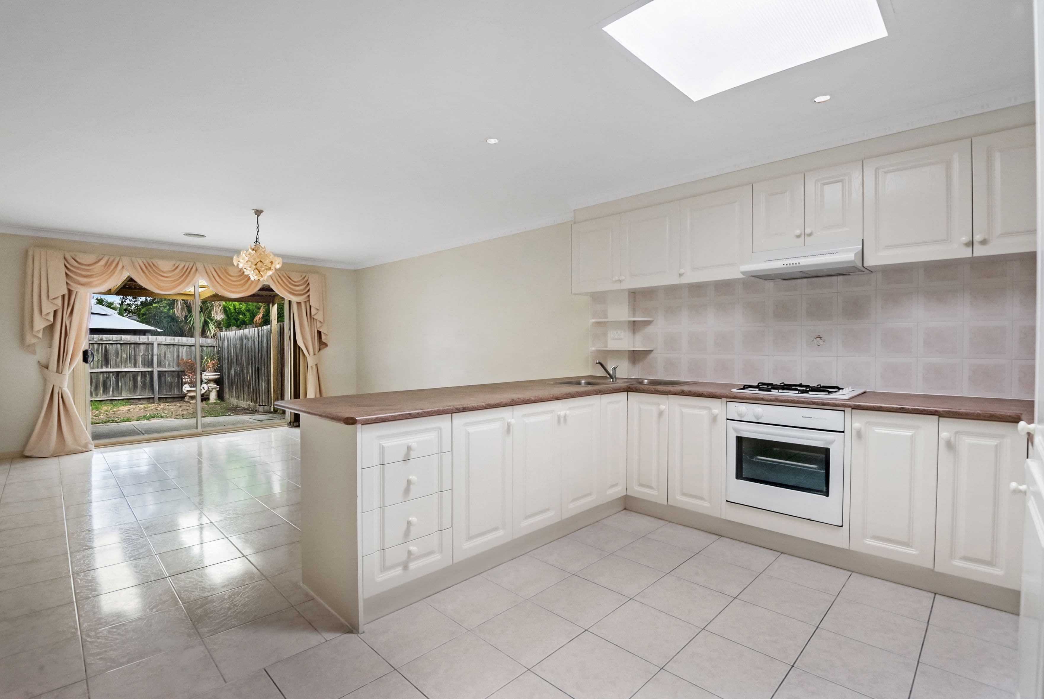 37 Young Street, Epping VIC 3076, Epping - Thumbnail 2