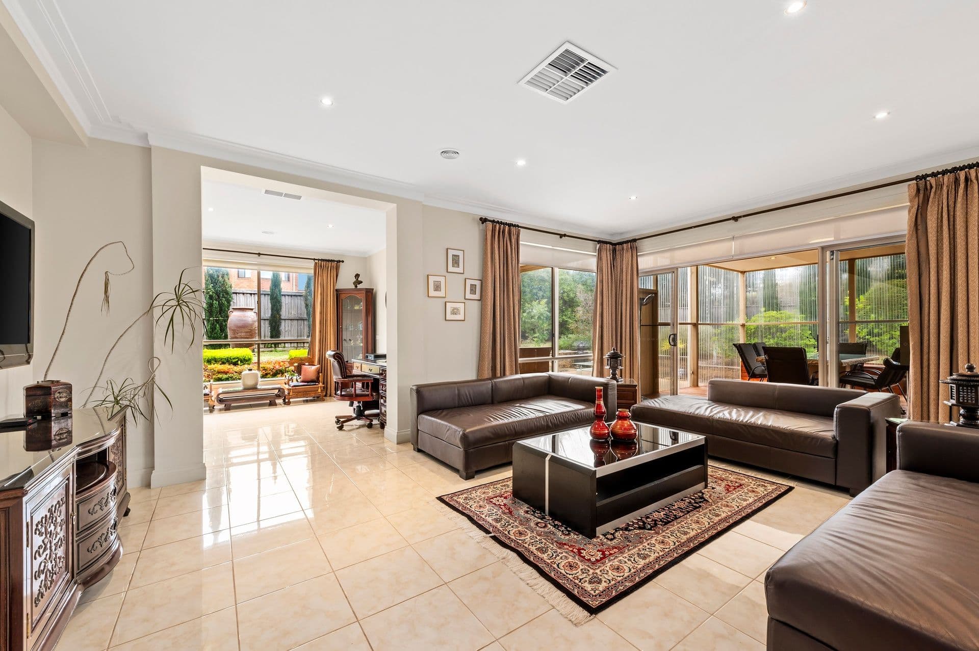 8 Callander Place, Lysterfield VIC 3156, Lysterfield - Thumbnail 2