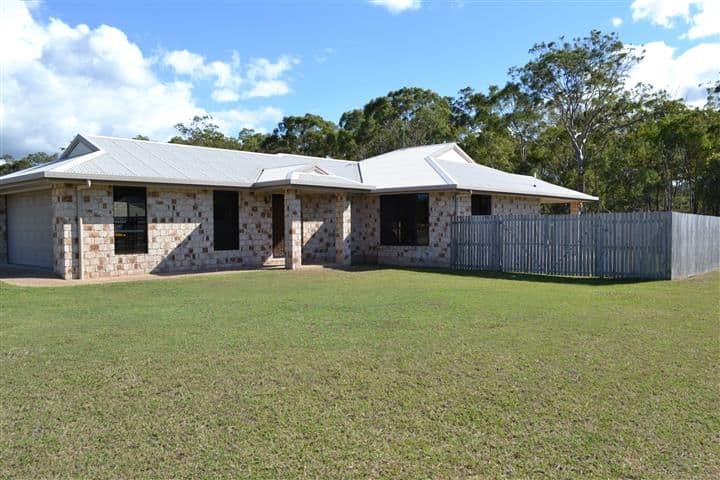 58 Col Brown Avenue, CLINTON QLD 4680, Clinton - Image 1