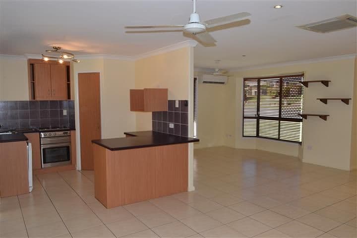58 Col Brown Avenue, CLINTON QLD 4680, Clinton - Thumbnail 3