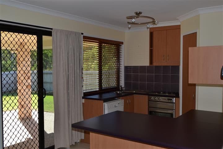 58 Col Brown Avenue, CLINTON QLD 4680, Clinton - Thumbnail 5