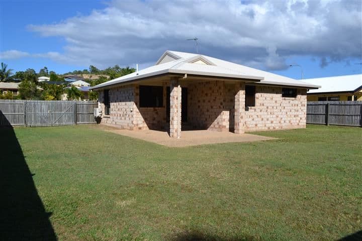 58 Col Brown Avenue, CLINTON QLD 4680, Clinton - Thumbnail 7