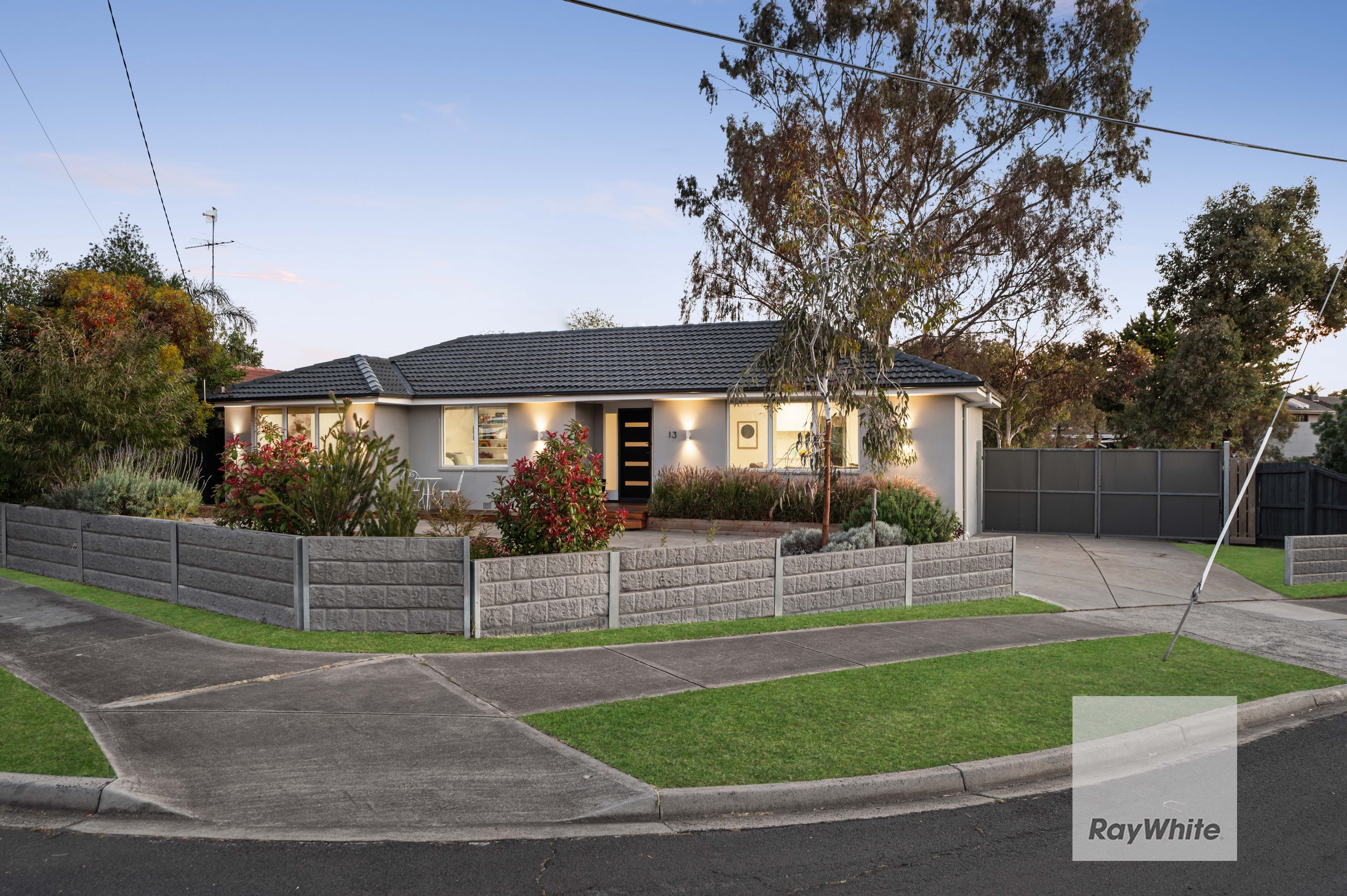 13 Churchill Avenue, Tullamarine VIC 3043, Tullamarine - Thumbnail 4