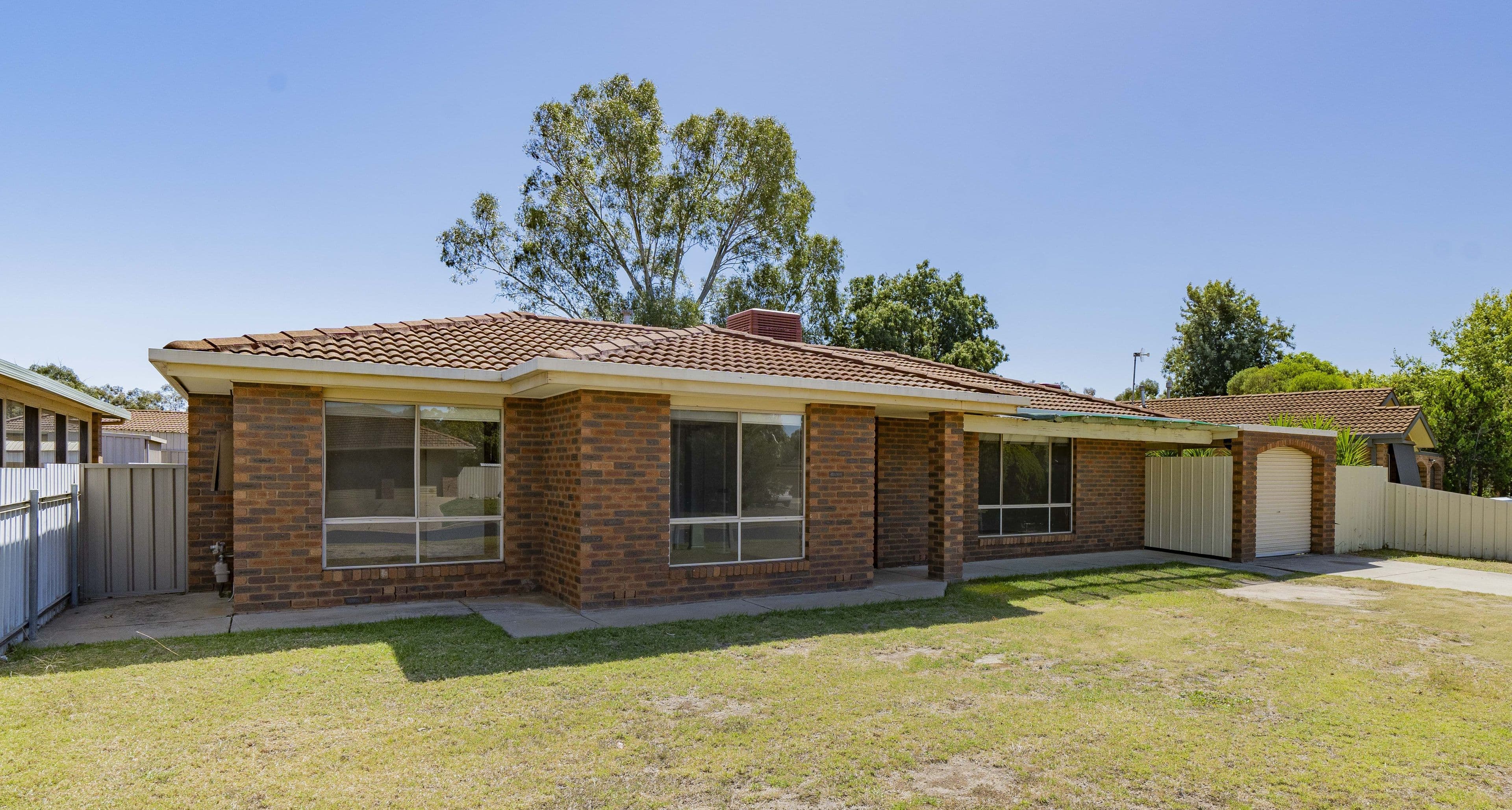 2 Gunyah Place, Glenfield Park NSW 2650, Glenfield Park - Image 1
