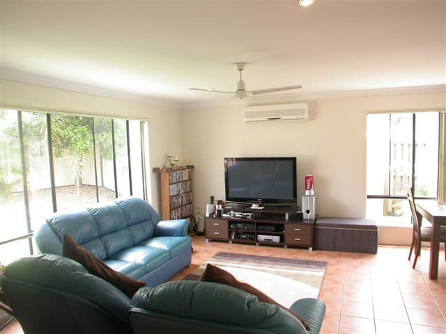 9 Madasin Close, ARUNDEL QLD 4214, Arundel - Thumbnail 3
