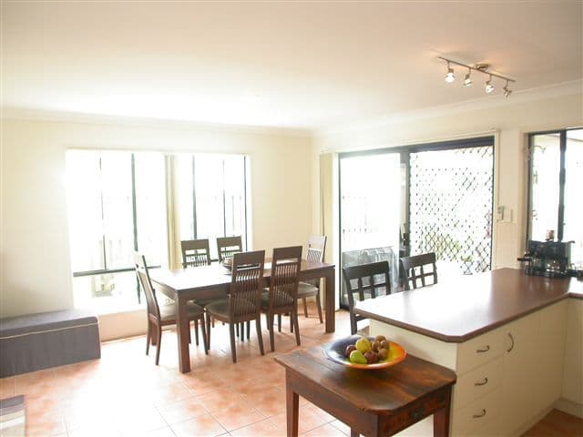 9 Madasin Close, ARUNDEL QLD 4214, Arundel - Thumbnail 4