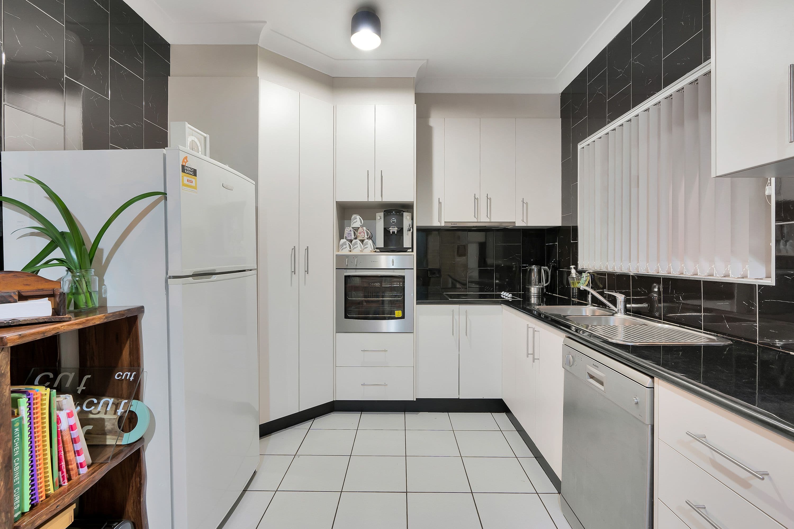 3 Fysh Street, Emerald QLD 4720, Emerald - Thumbnail 3