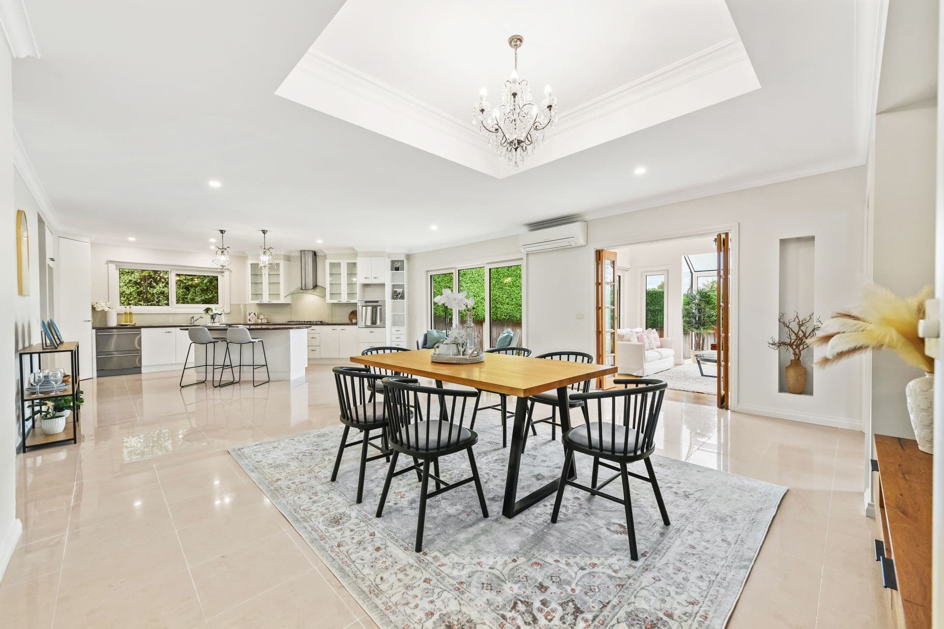 4 Bishop Court, Mount Waverley VIC 3149, Mount Waverley - Thumbnail 2