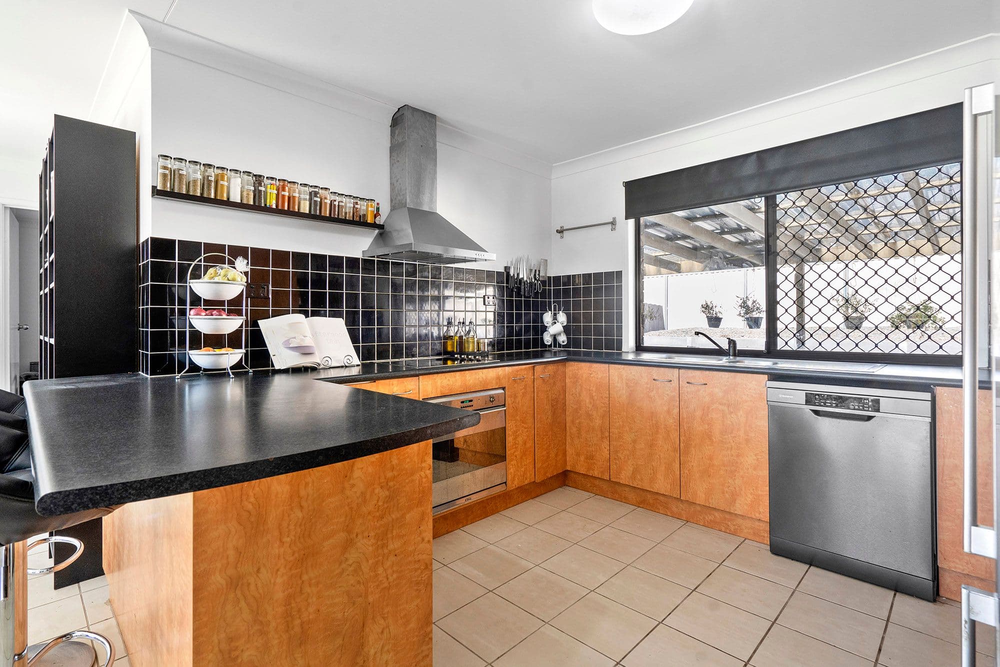 12 Haymer Court, Meadowbrook QLD 4131, Meadowbrook - Thumbnail 3