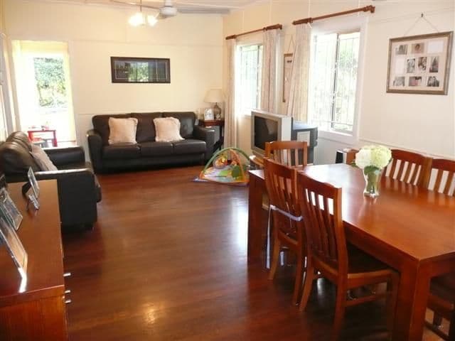 4 Kanumbra Street, COORPAROO QLD 4151, Coorparoo - Image 1