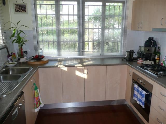 4 Kanumbra Street, COORPAROO QLD 4151, Coorparoo - Thumbnail 3
