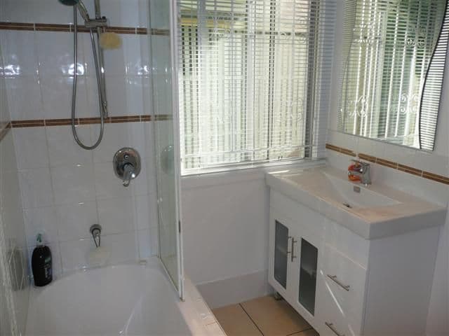 4 Kanumbra Street, COORPAROO QLD 4151, Coorparoo - Thumbnail 4