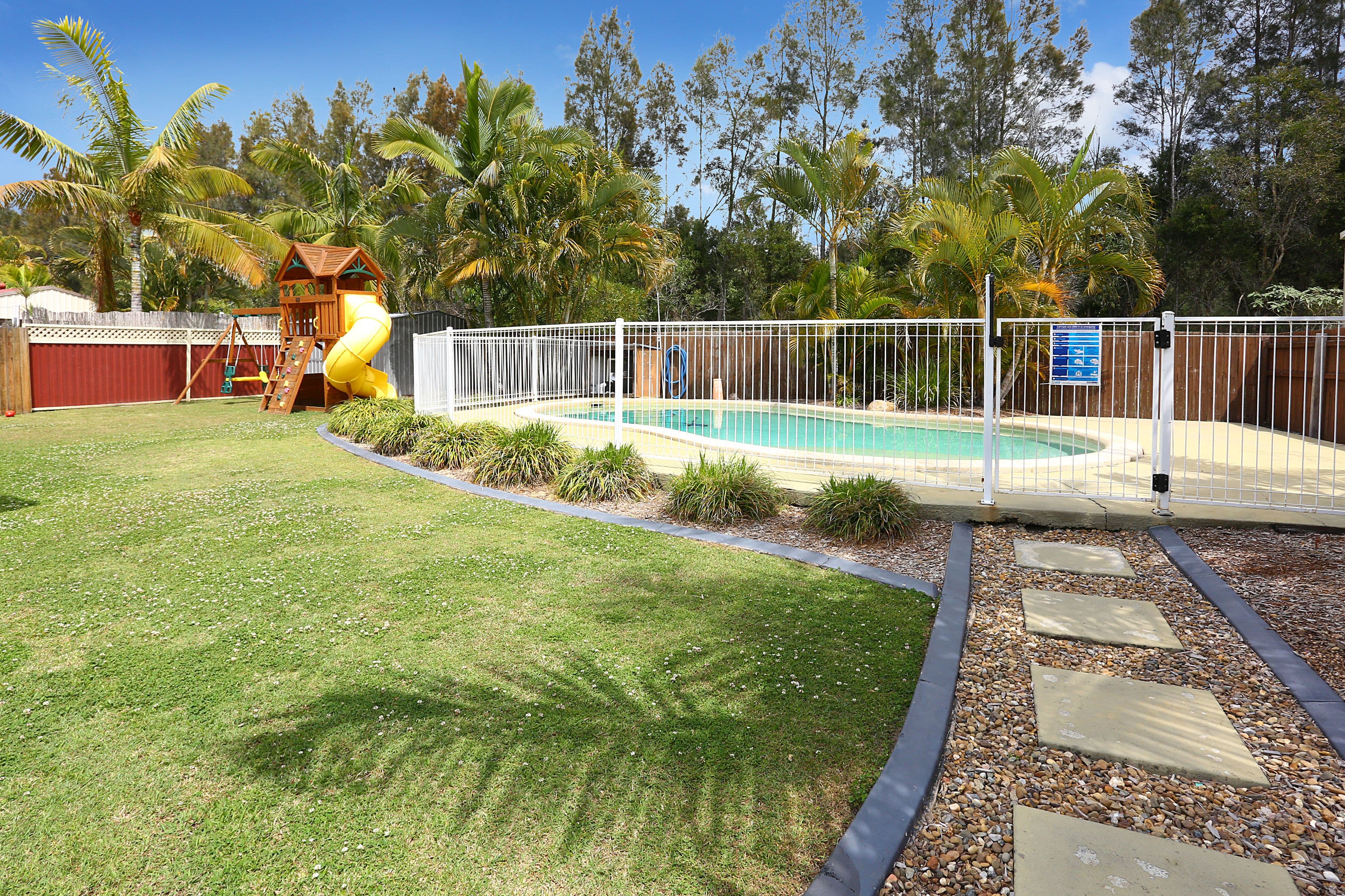 20 Rosswood Court, Helensvale QLD 4212, Helensvale - Thumbnail 2