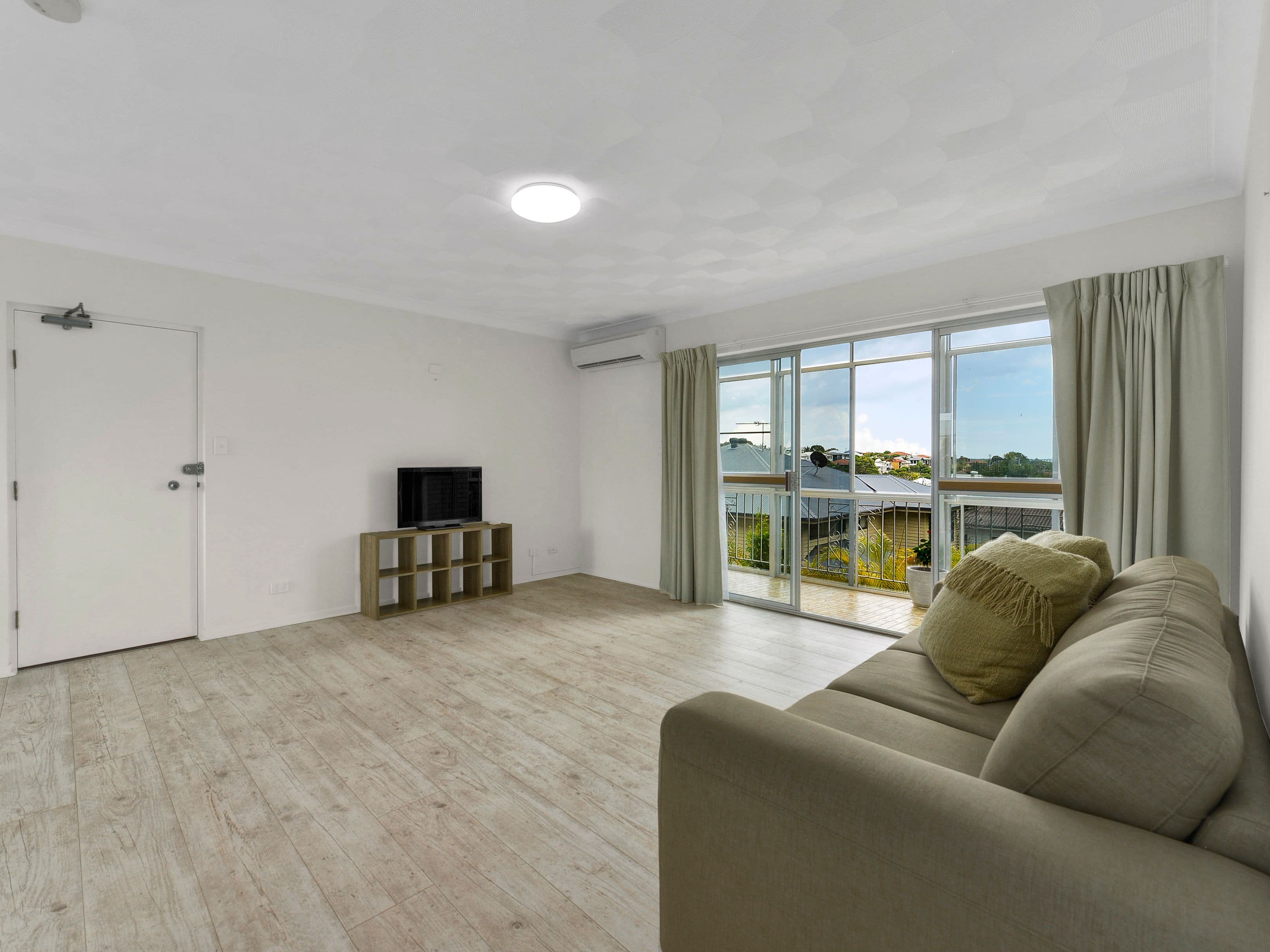 32 Kinmond Avenue, Wavell Heights QLD 4012, Wavell Heights - Thumbnail 3