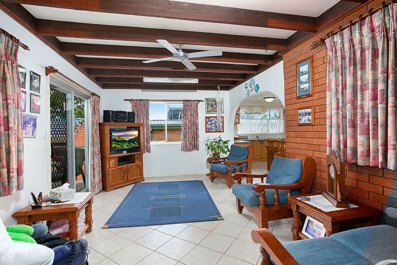 19 Gordon Avenue, Oak Flats - Thumbnail 2