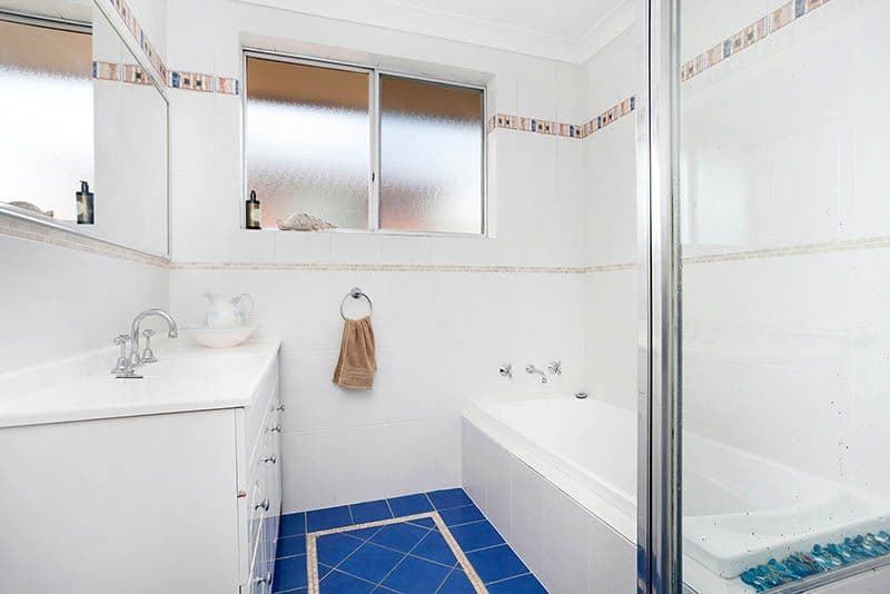 19 Gordon Avenue, Oak Flats - Thumbnail 4