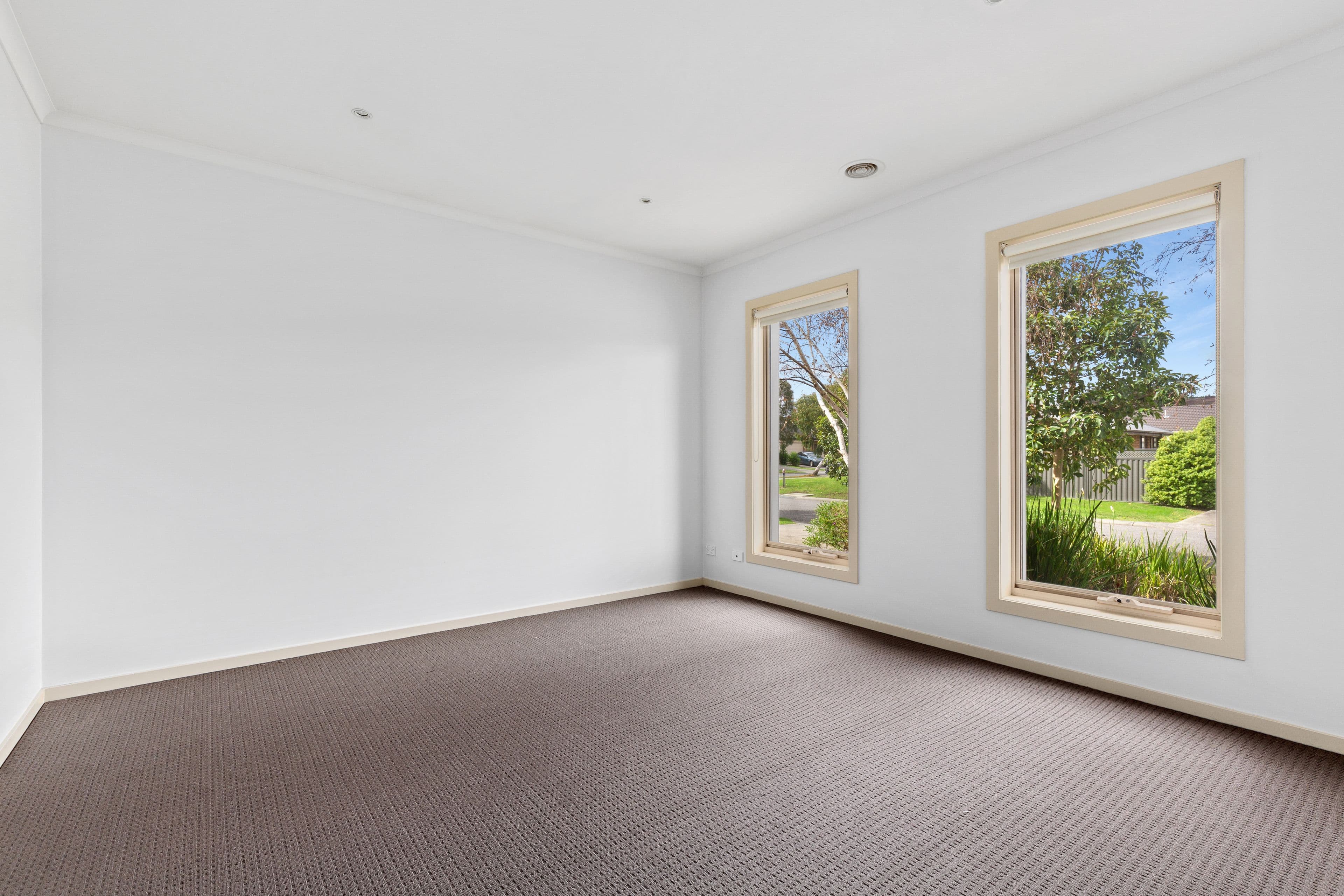 27 Tangelo Terrace, Pakenham VIC 3810, Pakenham - Thumbnail 2