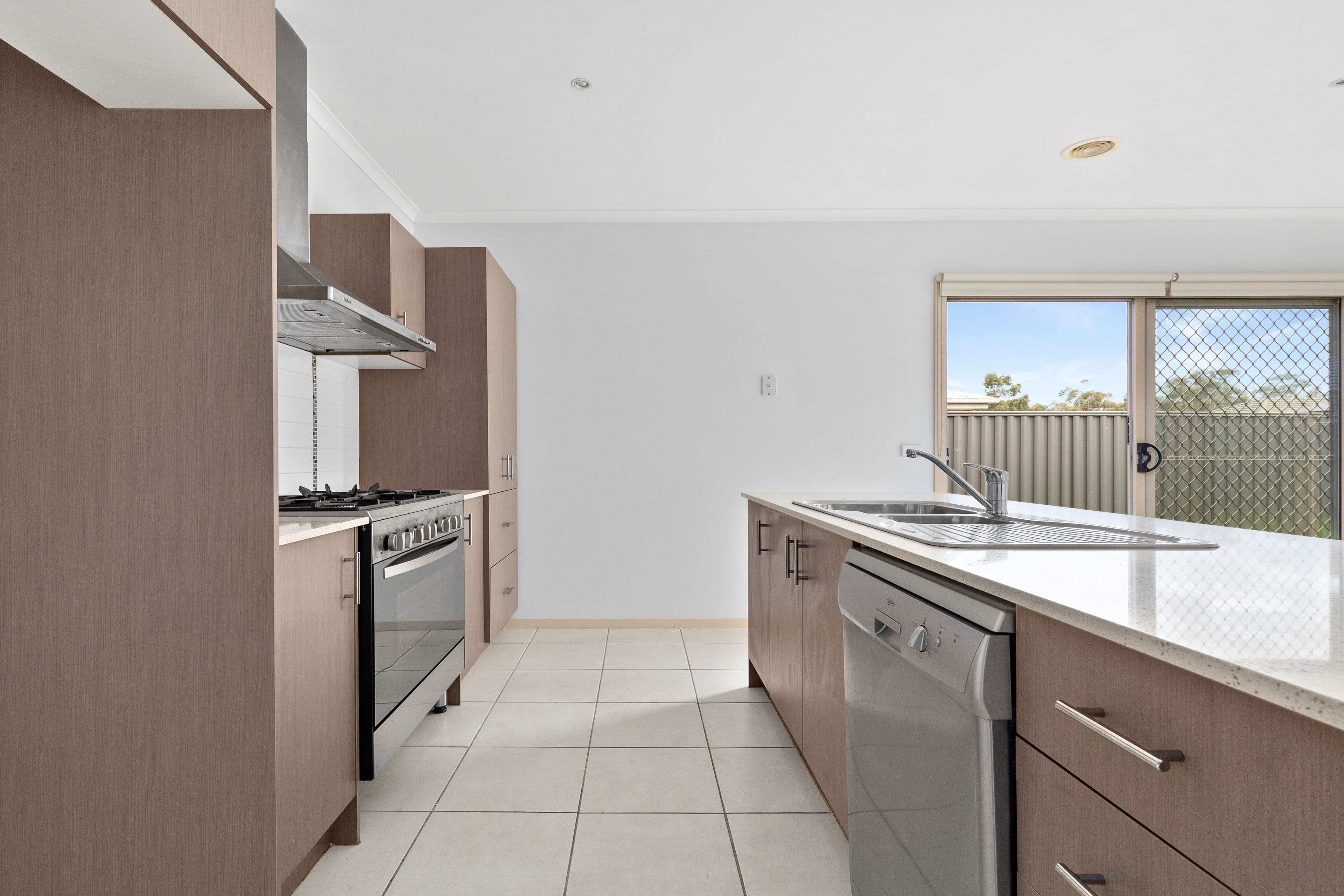 27 Tangelo Terrace, Pakenham VIC 3810, Pakenham - Thumbnail 4