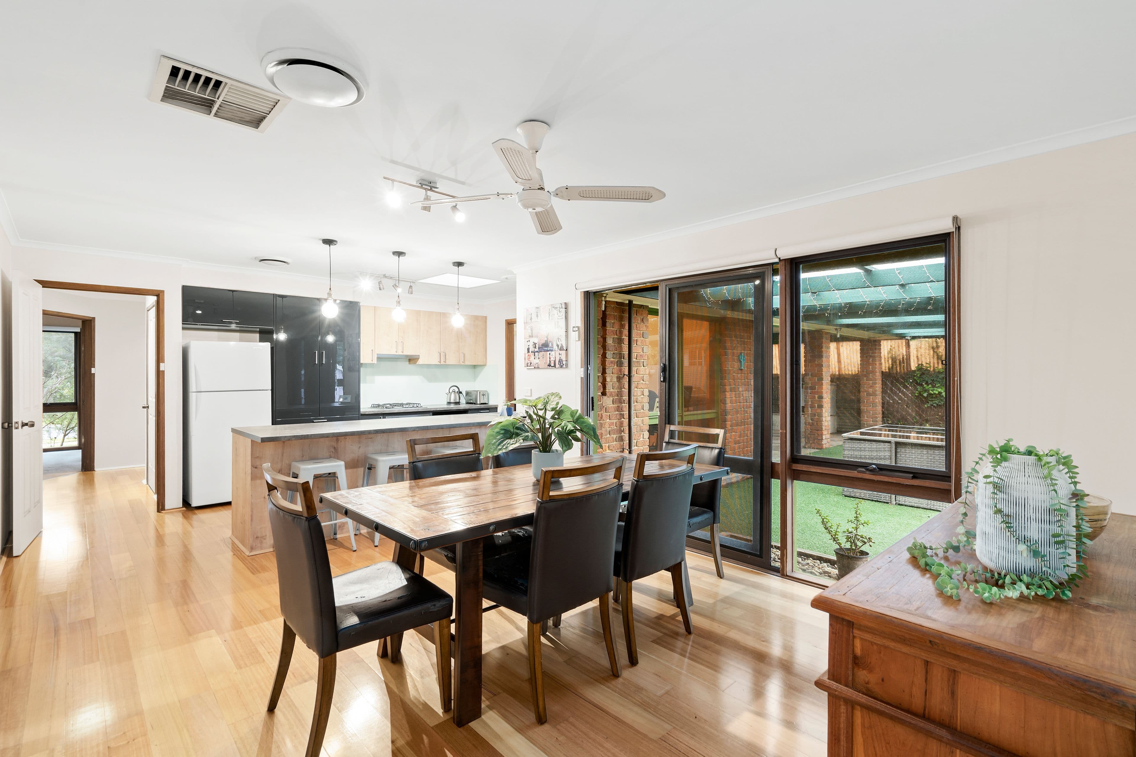 4 Lakes Drive, Sunbury VIC 3429, Sunbury - Thumbnail 4