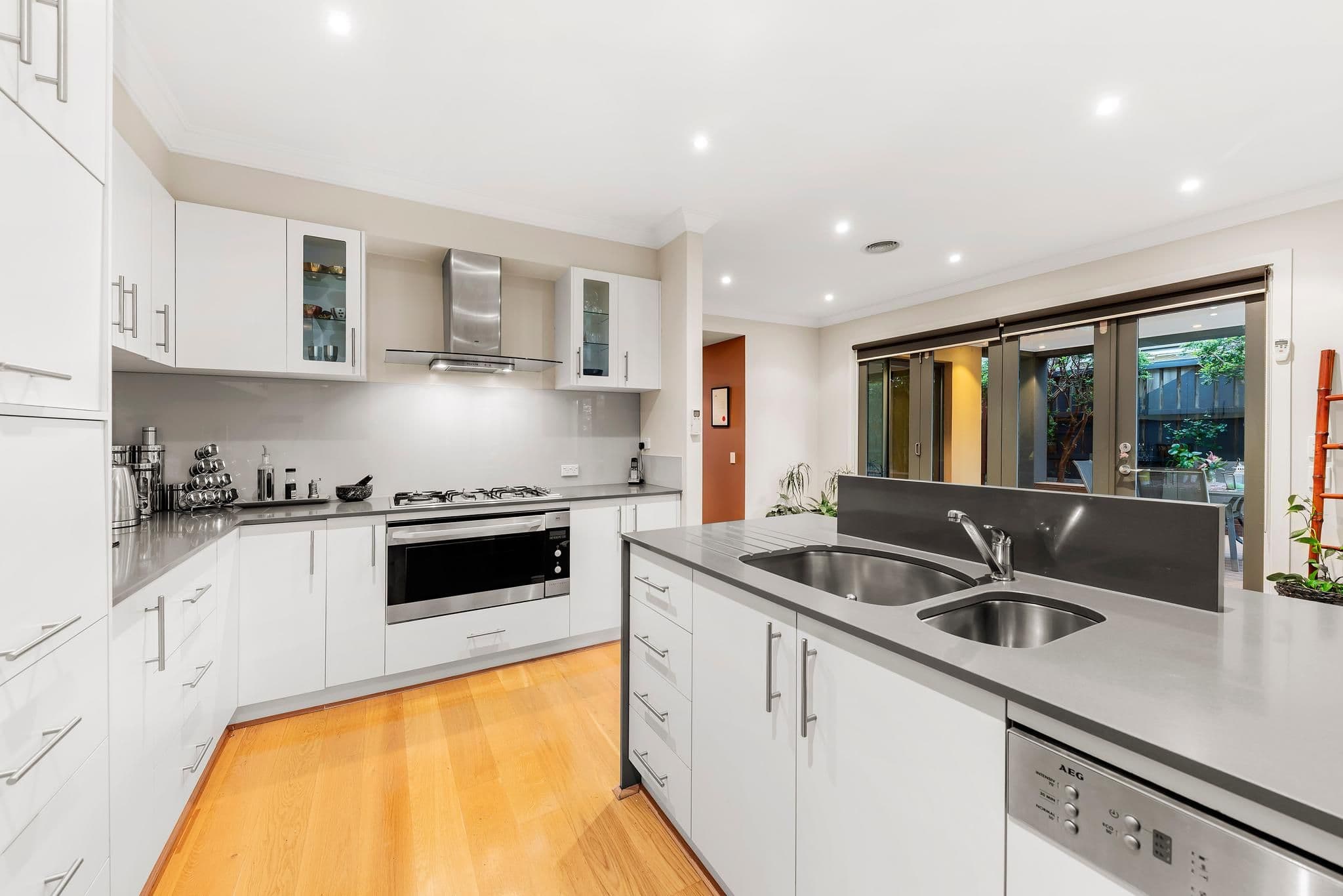 52 Montpellier Road, Burwood VIC 3125, Burwood - Thumbnail 3