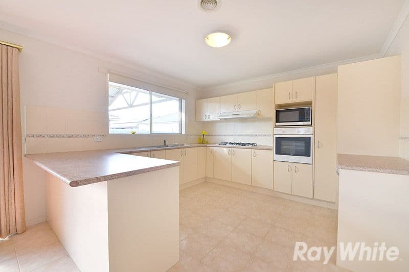 14 Fernisky Drive, CRANBOURNE EAST VIC 3977, Cranbourne East - Thumbnail 4