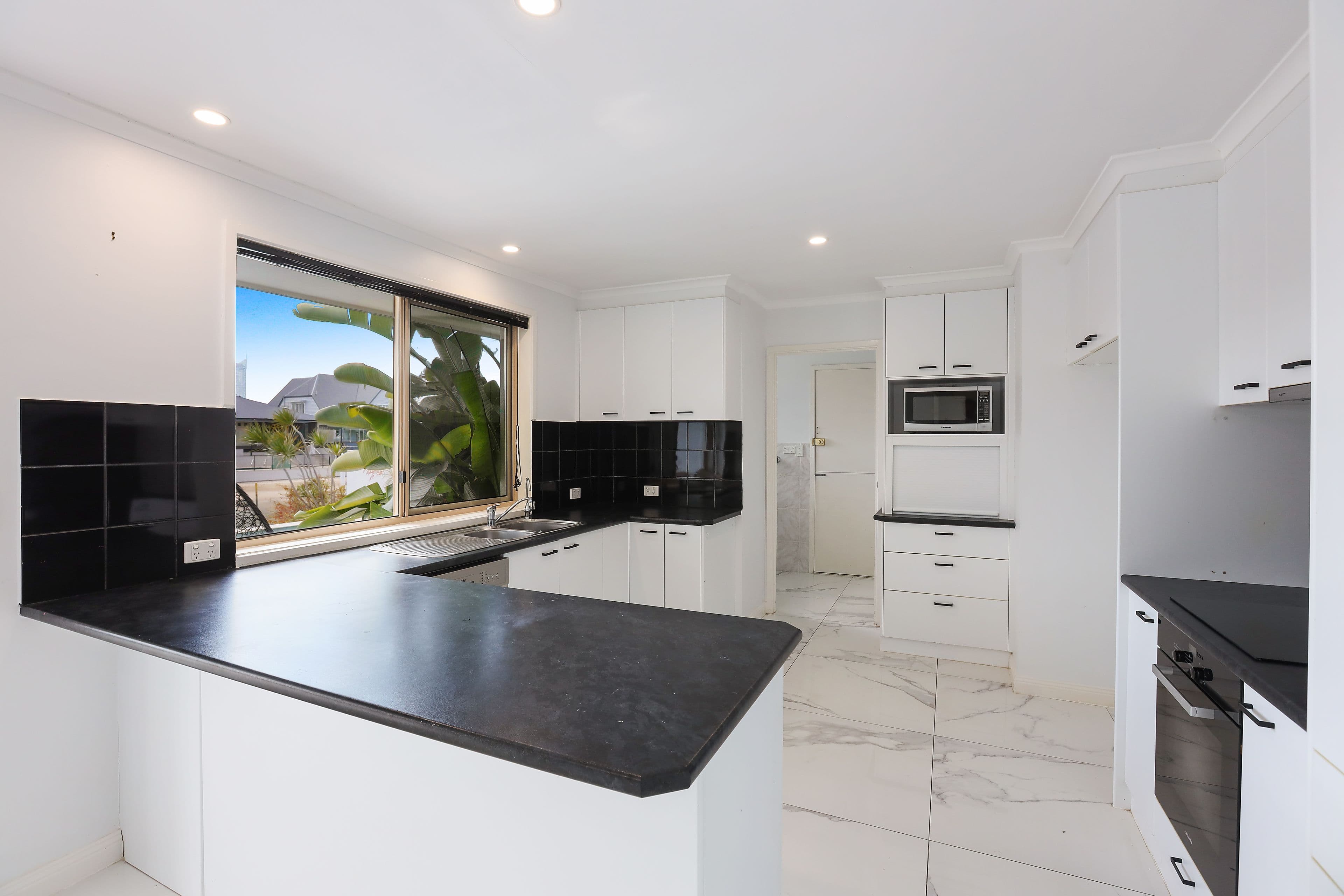69 Kalimna Drive, Broadbeach Waters QLD 4218, Broadbeach Waters - Thumbnail 6