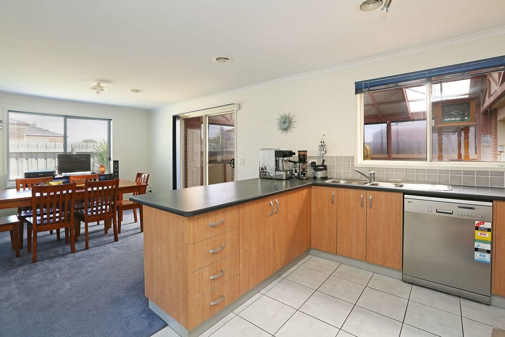 6 St Cuthberts Court, Marshall VIC 3216, Marshall - Thumbnail 2