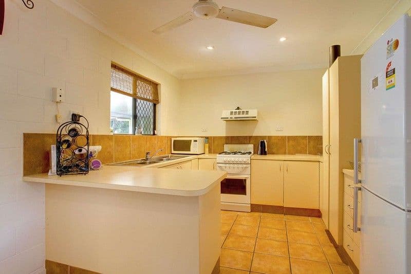 27 Whitsunday Drive, KIRWAN QLD 4817, Kirwan - Thumbnail 2