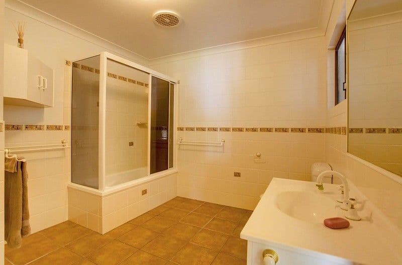 27 Whitsunday Drive, KIRWAN QLD 4817, Kirwan - Thumbnail 4